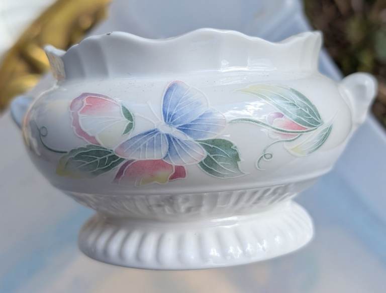 Aynsley Fine Bone China Little Sweetheart Design Pot Pourri / Small Planter Bowl