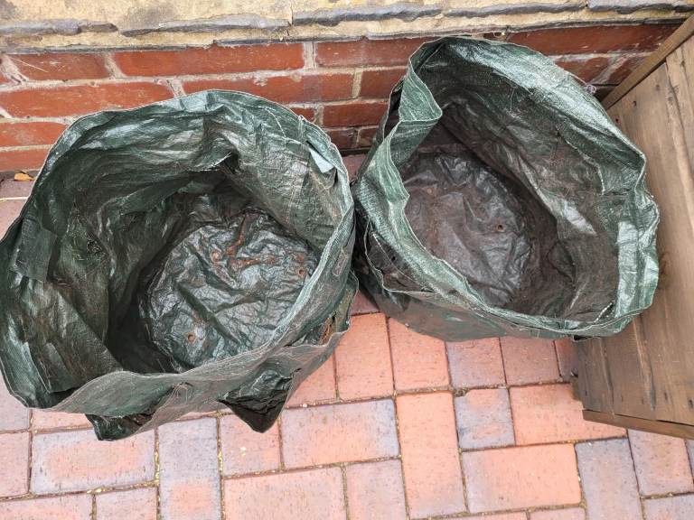 STRAWBERRY PLANTERS X2 QUITE LARGE HOLD APPX 15 PLANTS