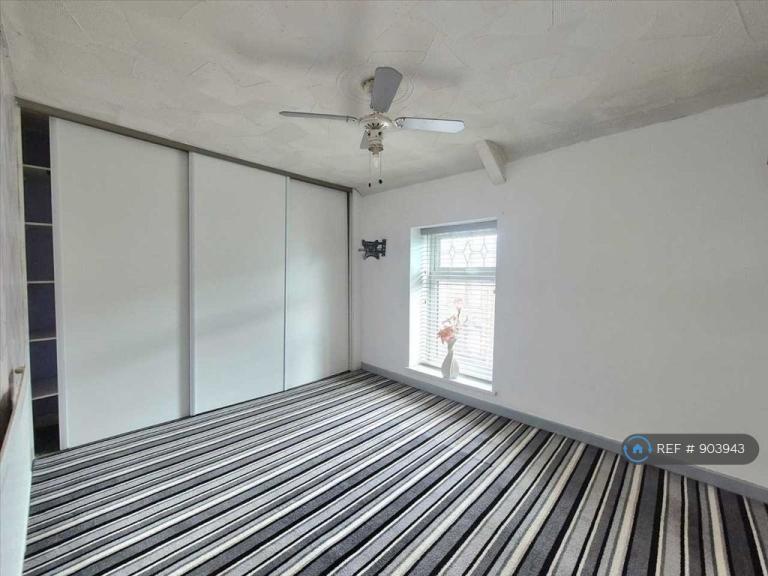 2 bedroom house in Penygraig Road, Tonypandy, CF40 (2 bed) (#903943)