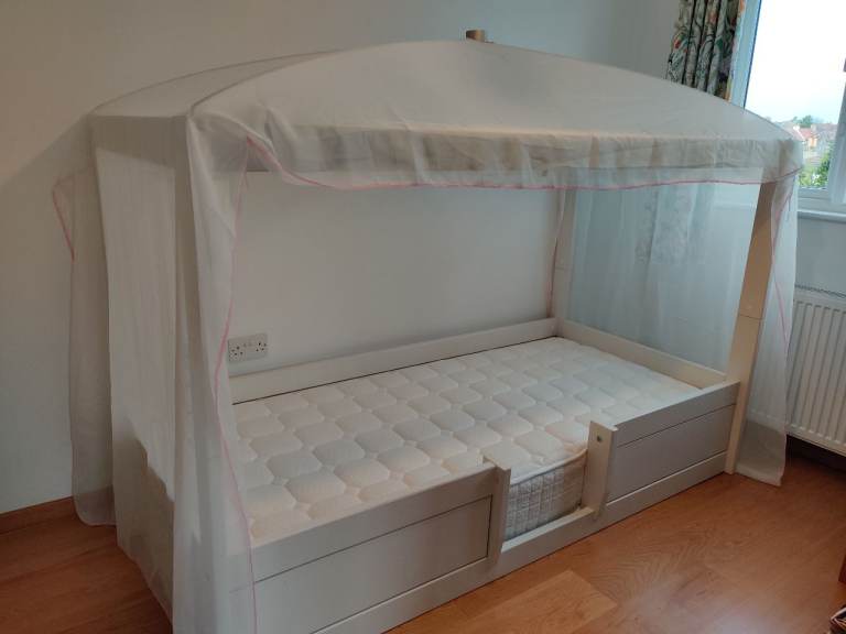 LIFETIME Kidsrooms 4-in-1 children's canopy bed