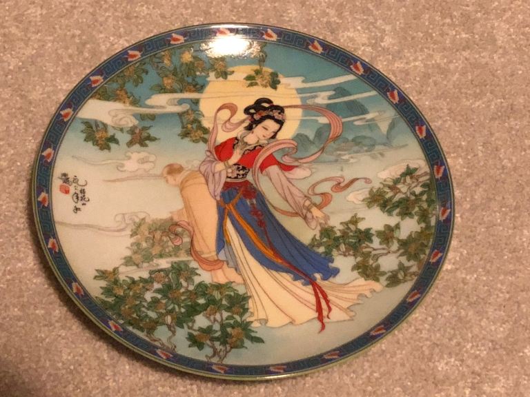 Imperial Jingdezhen decorative collectible  plate