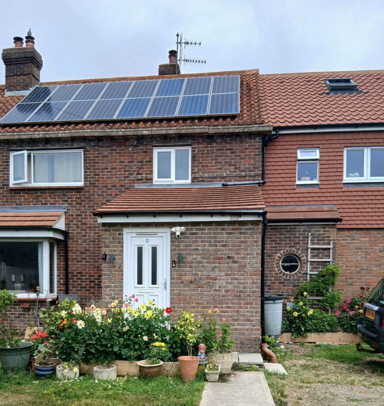 Double room in professional house for male professional 