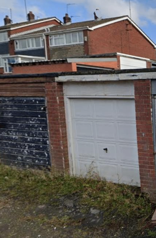 Garage/Storage In Lees, Oldham