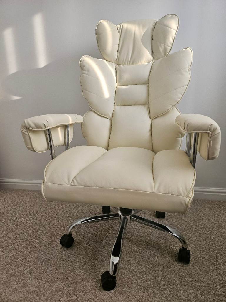 Cream Office Chair with Chrome Base – Good Condition