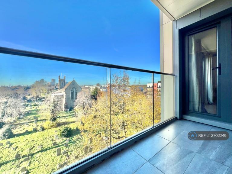 1 bedroom flat in Charter House, Ilford, IG1 (1 bed) (#2702249)