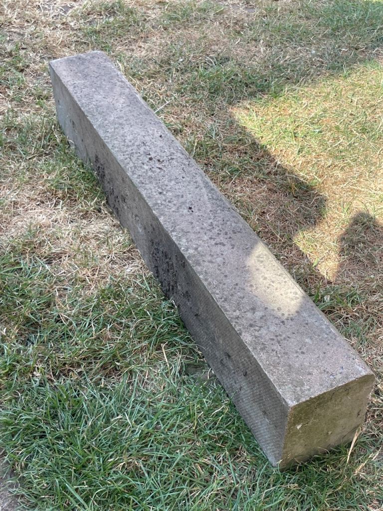 Kerb stones large 