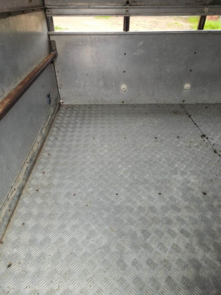 Livestock trailer 