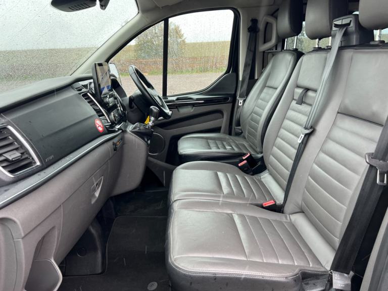 2021 Ford Tourneo Custom 320 TITANIUM ECOBLUE 9 SEATER Minibus Diesel/Ele Manual