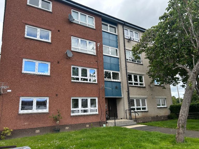 2 Bedroom flat North Muirton- freshly decorated flat to rent