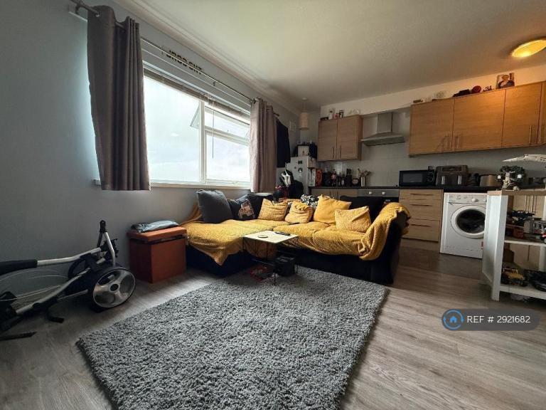 1 bedroom flat in Handcross Road, Luton, LU2 (1 bed) (#2921682)