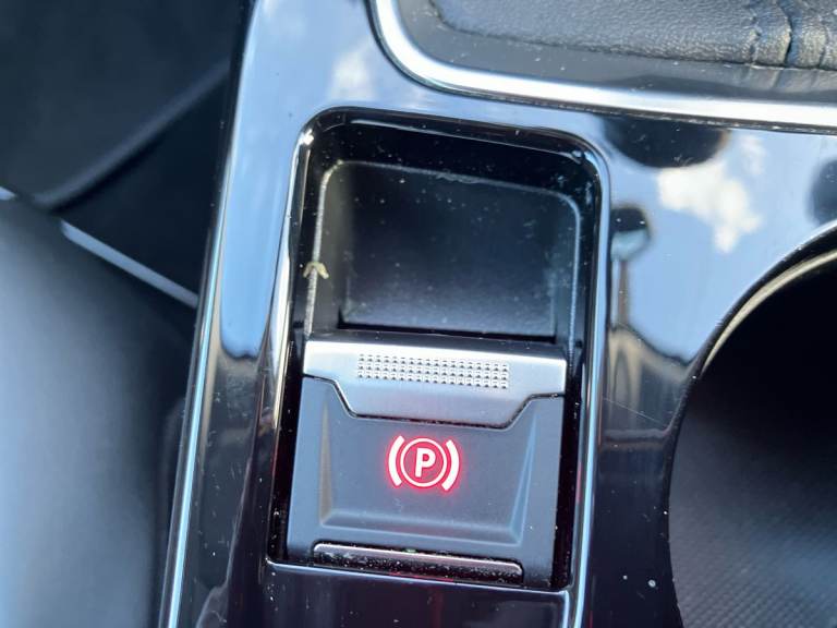 2022 Peugeot 2008 1.2 PureTech Allure Premium 5dr Estate PETROL Manual