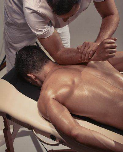 Moblie professional male massage therapist in bristol