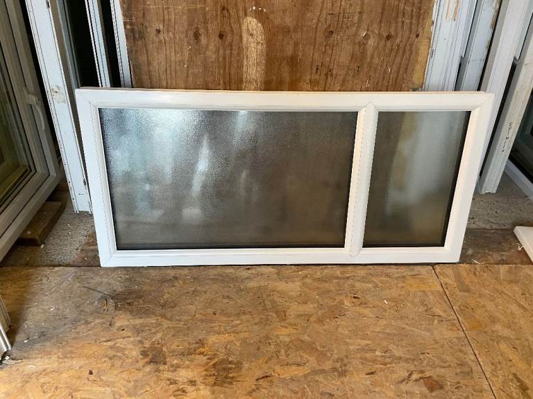 H 62 x W 132 cm - UPVC DOUBLE GLAZED WINDOW - OBSCURE GLASS  (REF: SJ2V)