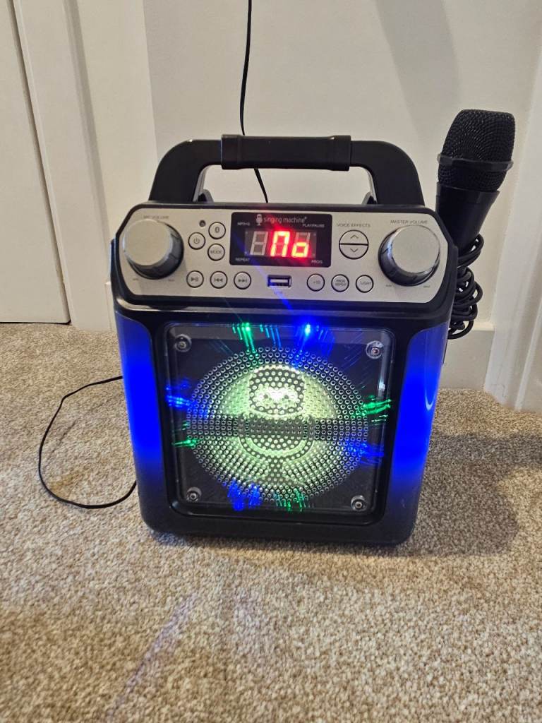 Singing Machine Groove Mini Karaoke Machine SML650BK