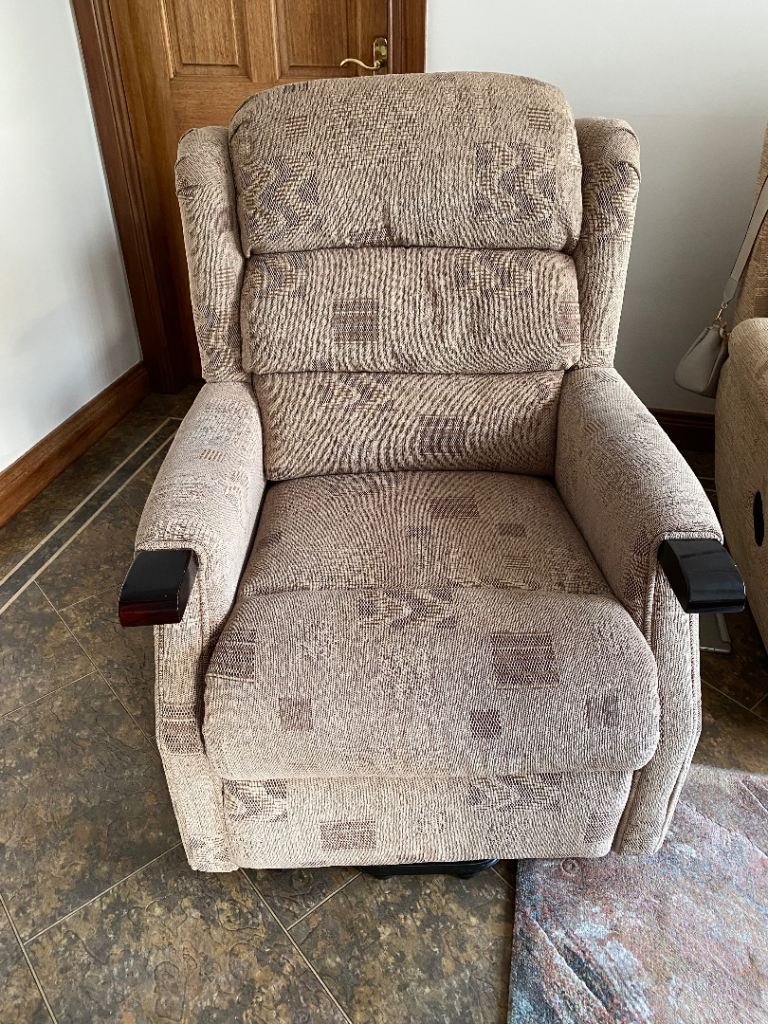 Comfortable Electric riser  Recliner Armchair 