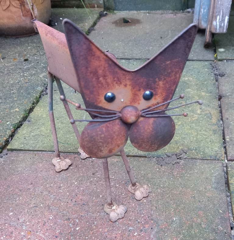 Rustic metal cat 