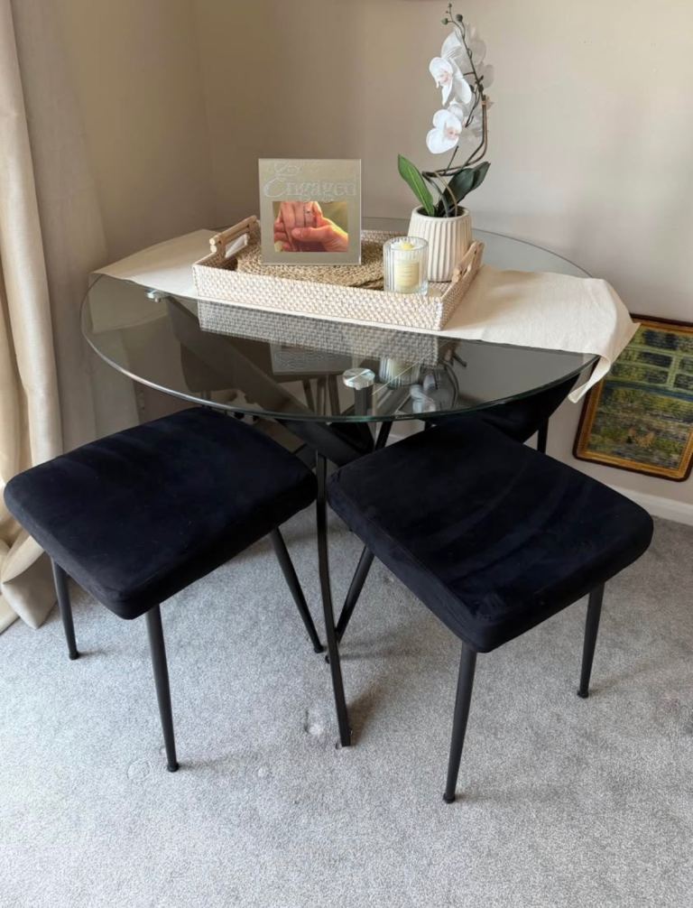 Dining Table & 4 Black Stools