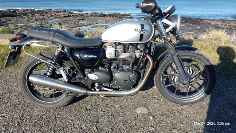 TRIUMPH BONNEVILLE STREET TWIN 900cc.