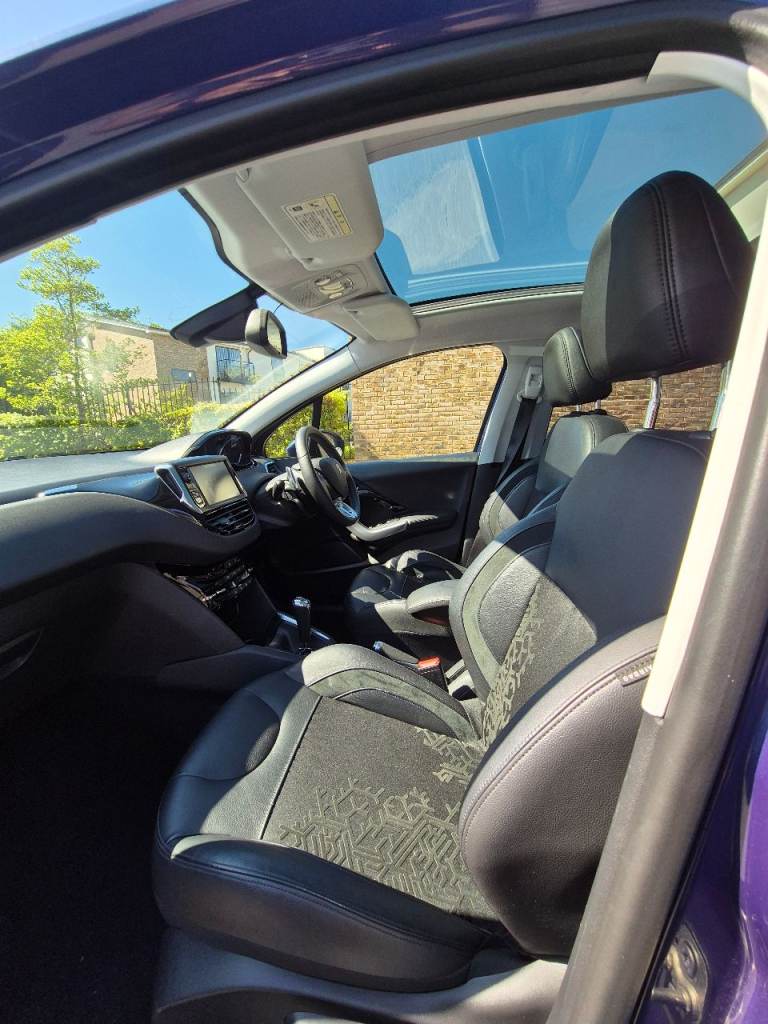  2014 Peugeot 208 1.2L petrol, Panoramic roof, Automatic