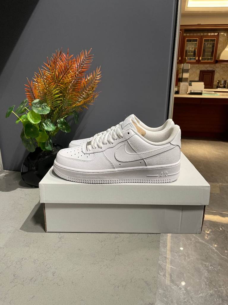 Nike Air Force 1 Low '07 White Brand New In Box UK 6.5