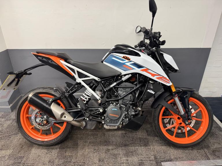 2023 KTM DUKE 125 LEARNER LEGAL- LOW MILES--NATIONWIDE DELIVERY-PART EXCHANGE