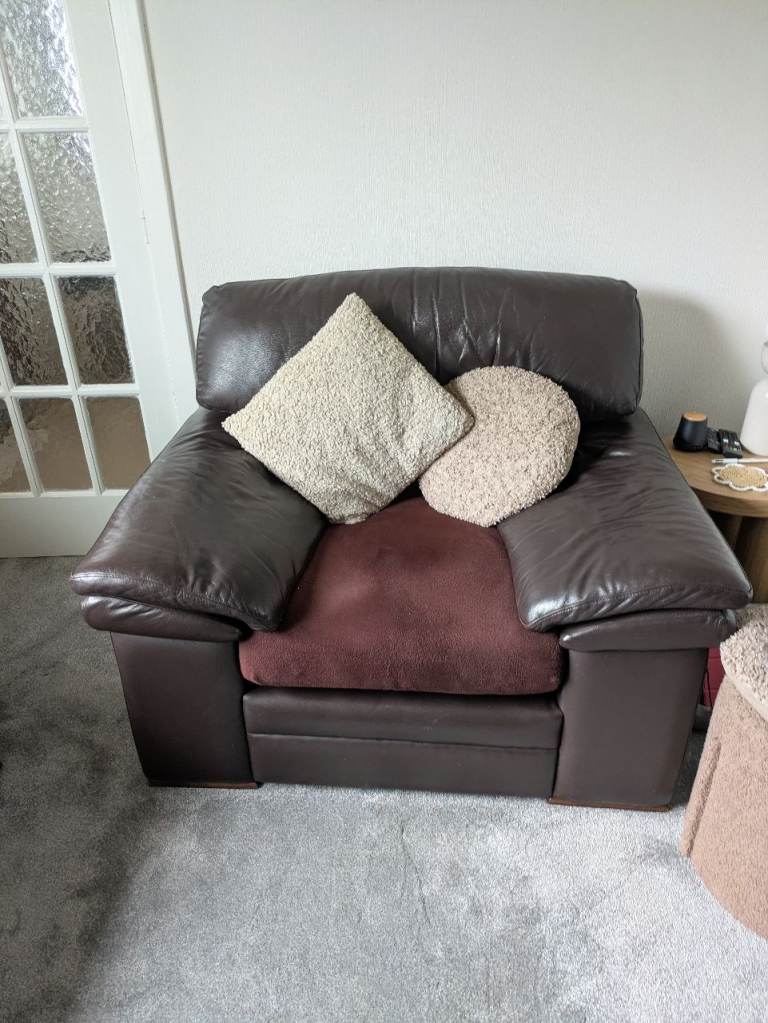 Brown Leather Sofa and Armchair Set – Good Condition