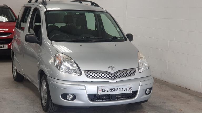 TOYOTA YARIS VERSO 1.3 T SPIRIT GENUINE 14,000 MILES * 