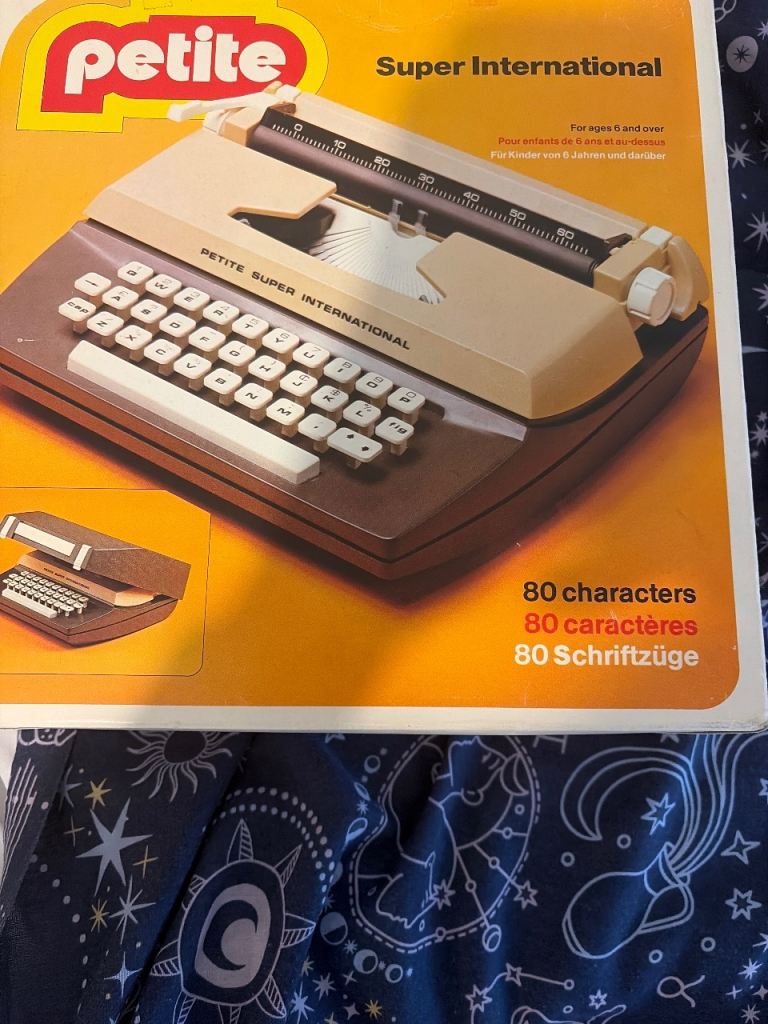 vintage Petite super international typewriter 1976
