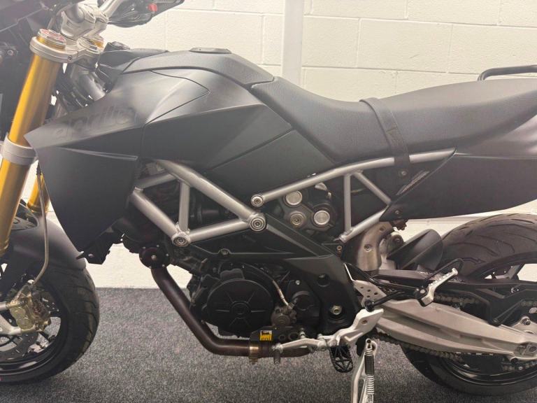 APRILIA DORSODURO 750 ** LOW MILEAGE - JUNE 2026 MOT **