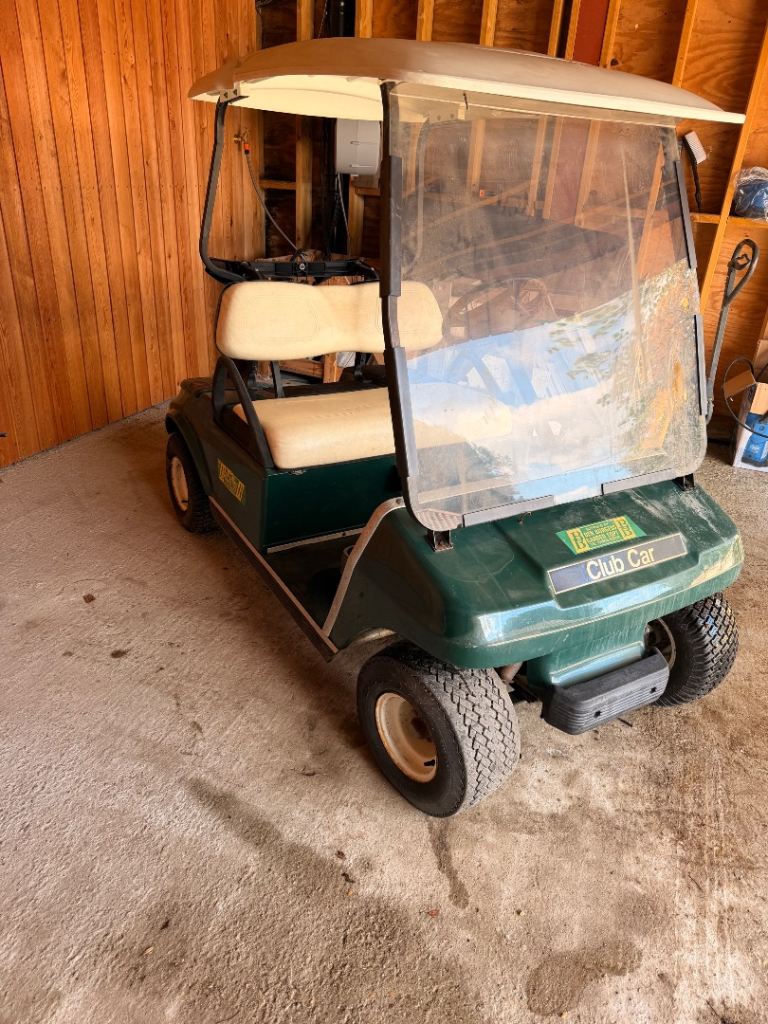 Golf buggy nice condition needs new batteries 