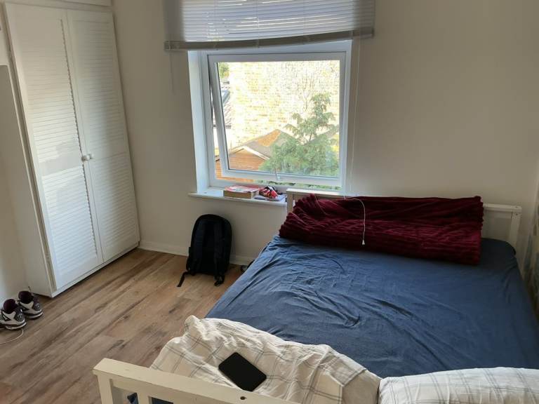 Double room to let @ E17 6JX, Walthamstow, all bills included, fully furnished, free WiFi.