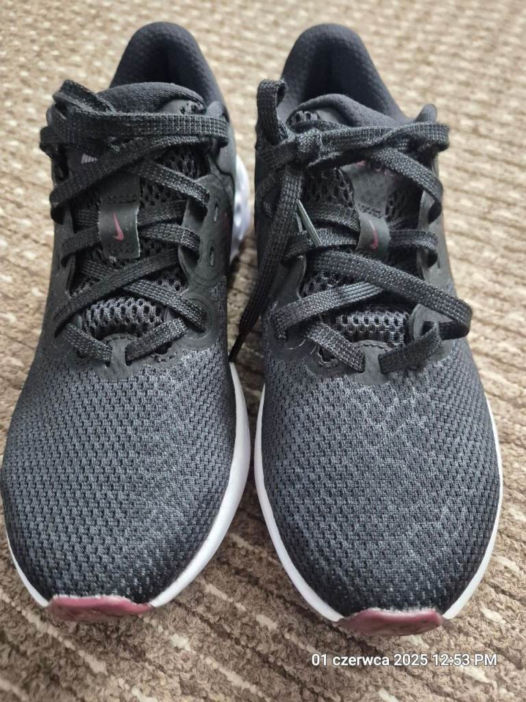 Nike renew ride 2 size 4