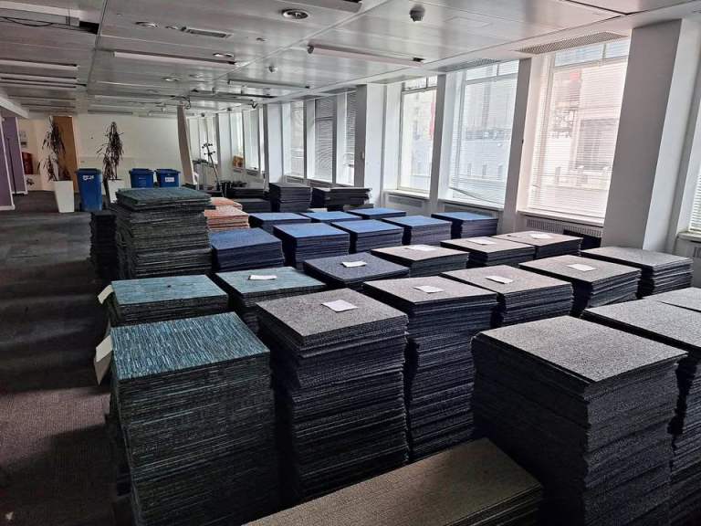 COMMERCIAL GRADE CARPET TILES! HOME/GYM/OFFICE/GARDEN/GARAGE/ANNEXE! CHEAP!