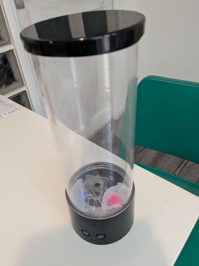 Jellyfish colour changing lamp - turned on twice and never used it again