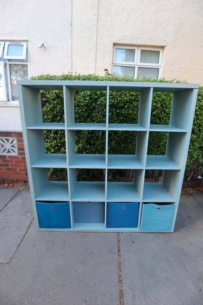 Sturdy second-hand bookshelf. Doubles as a storage with 4 baskets included for FREE