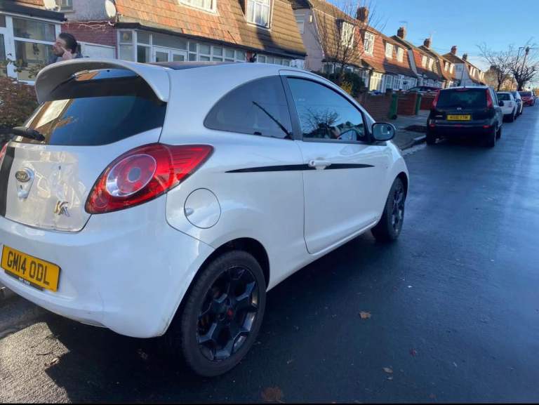 Ford, KA, Hatchback, 2014, Manual, 1300 (cc), 3 doors