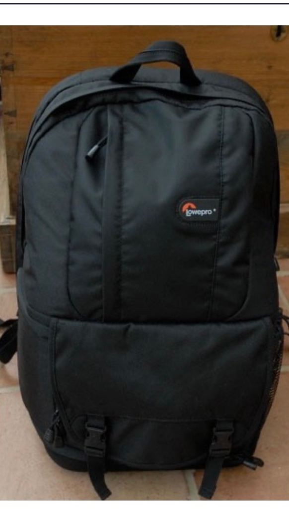 Lowepro fastpack 250 camera backpack