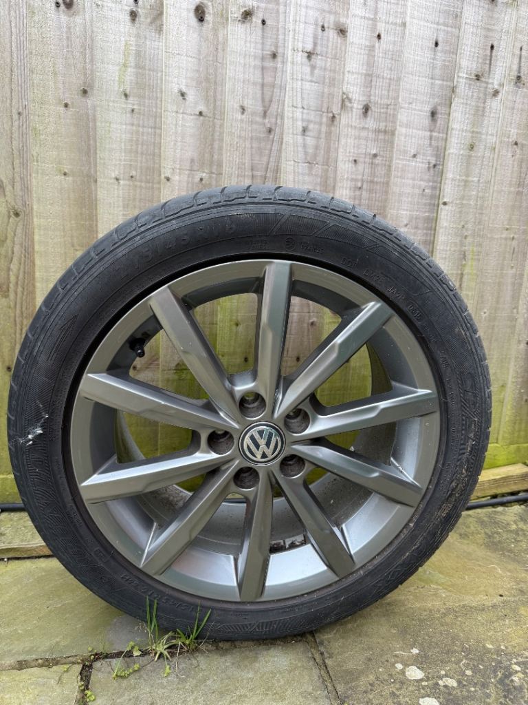 VW polo wheel 16”