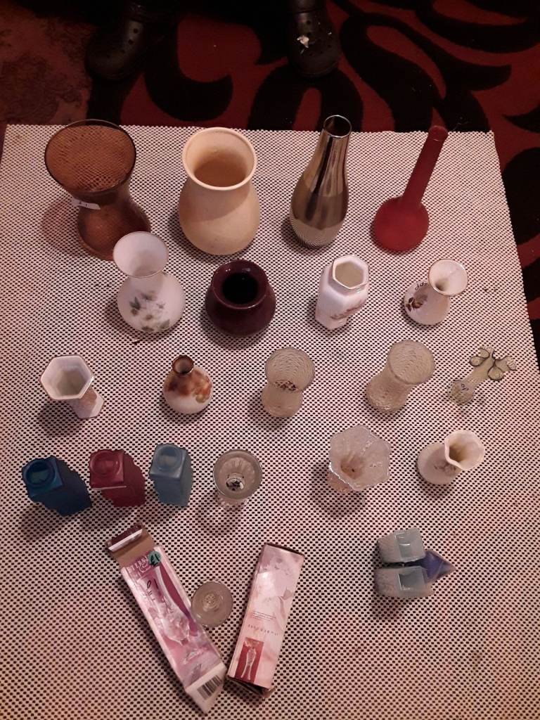 24 vases all for £12