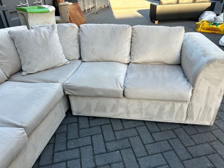French velvet light beige corner sofa with matching cuddle chair DELIVERY AVAILABLE 🚚