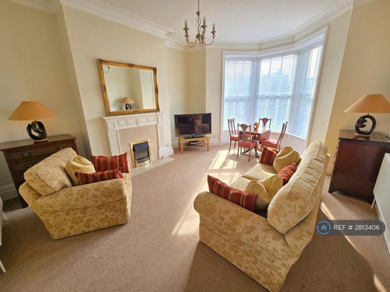 1 bedroom flat in Clifton Drive North, Lytham St. Annes, FY8 (1 bed) (#2813406)