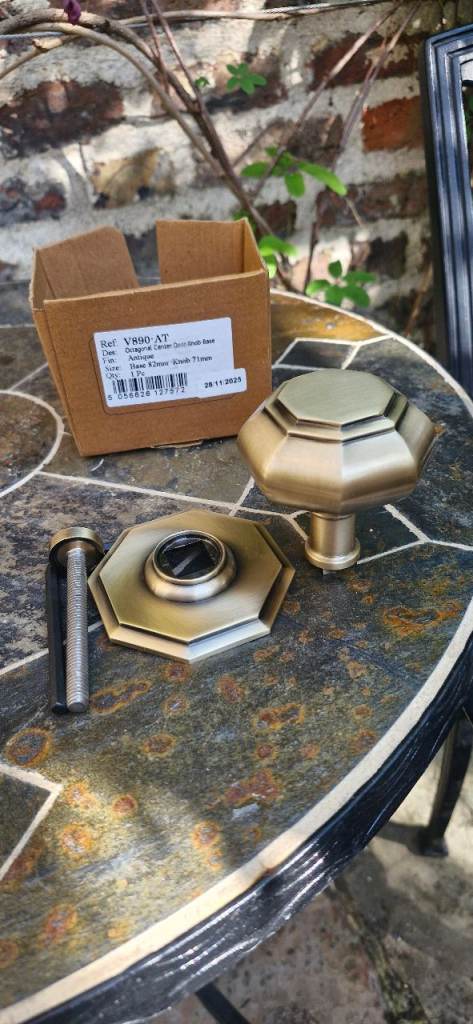 Octagonal Brass Centre Door Knob