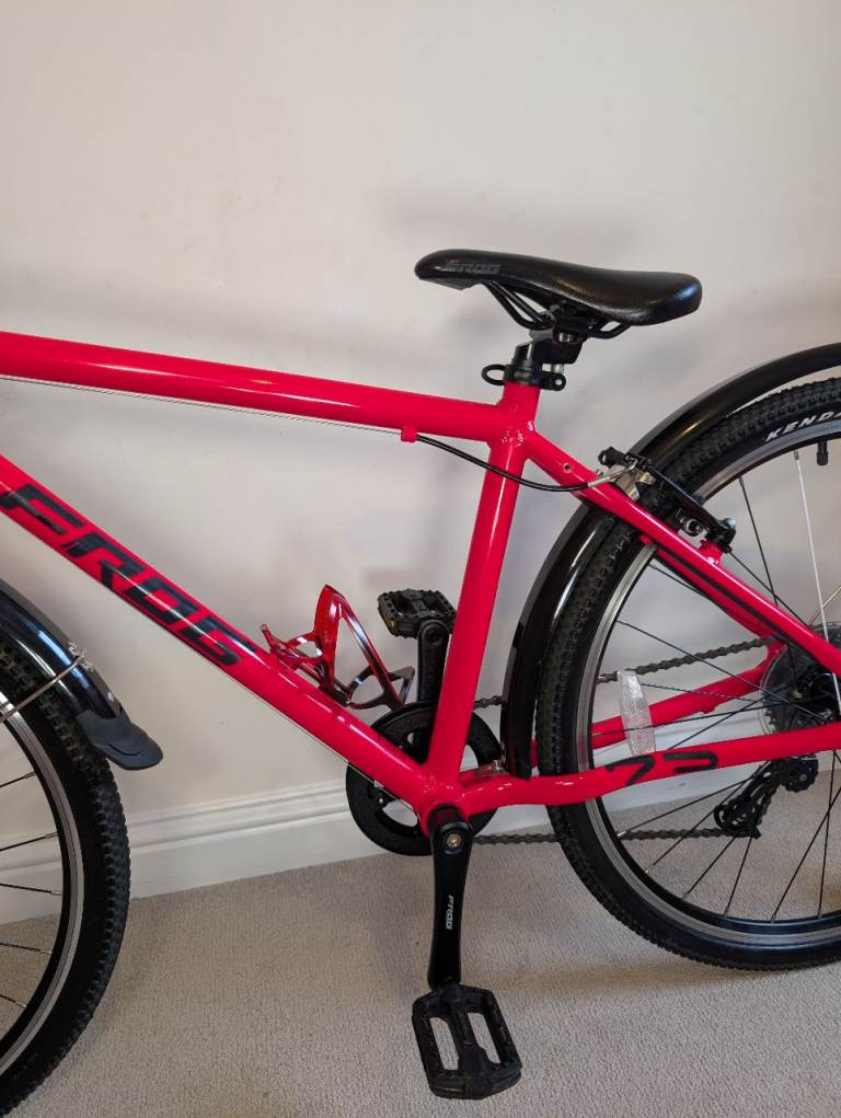 FROG BIKE 73 (12+) IN PERFECT CONDITION. COLLECTION NW LONDON OR BUCKS