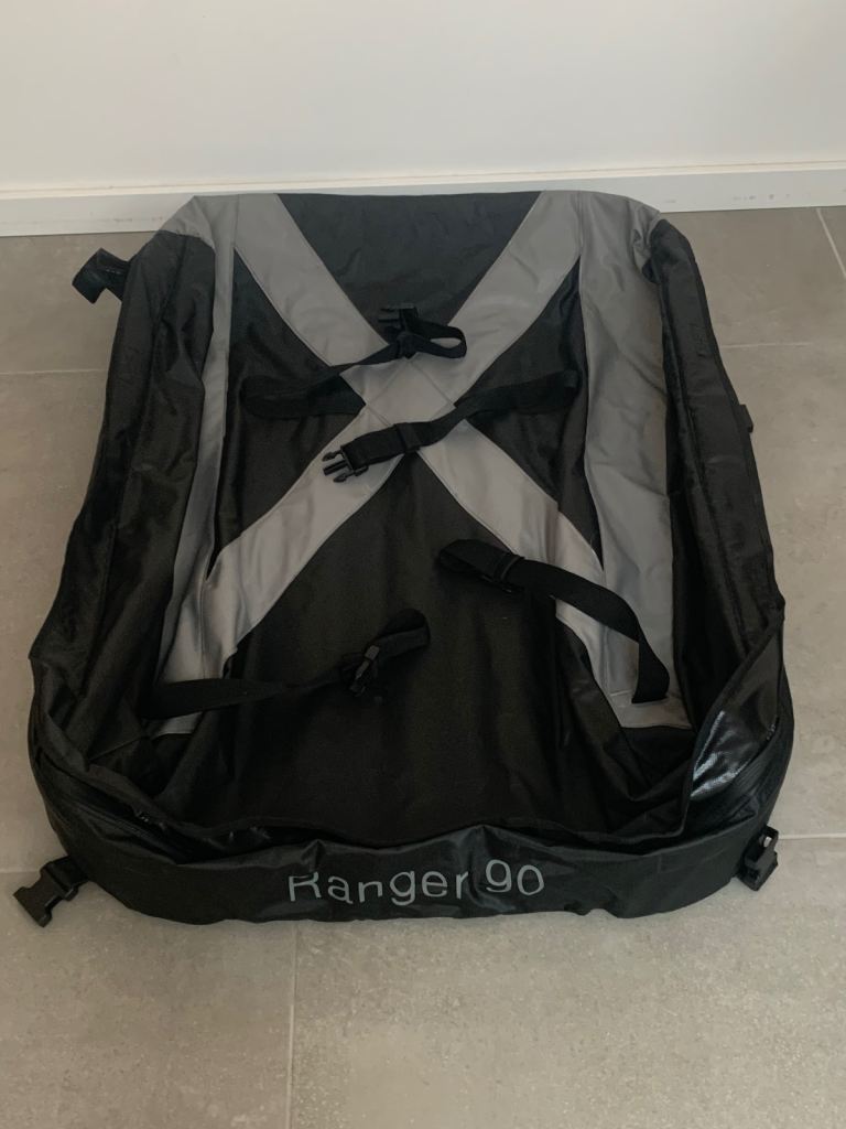 Thule Ranger 90 foldable roof box