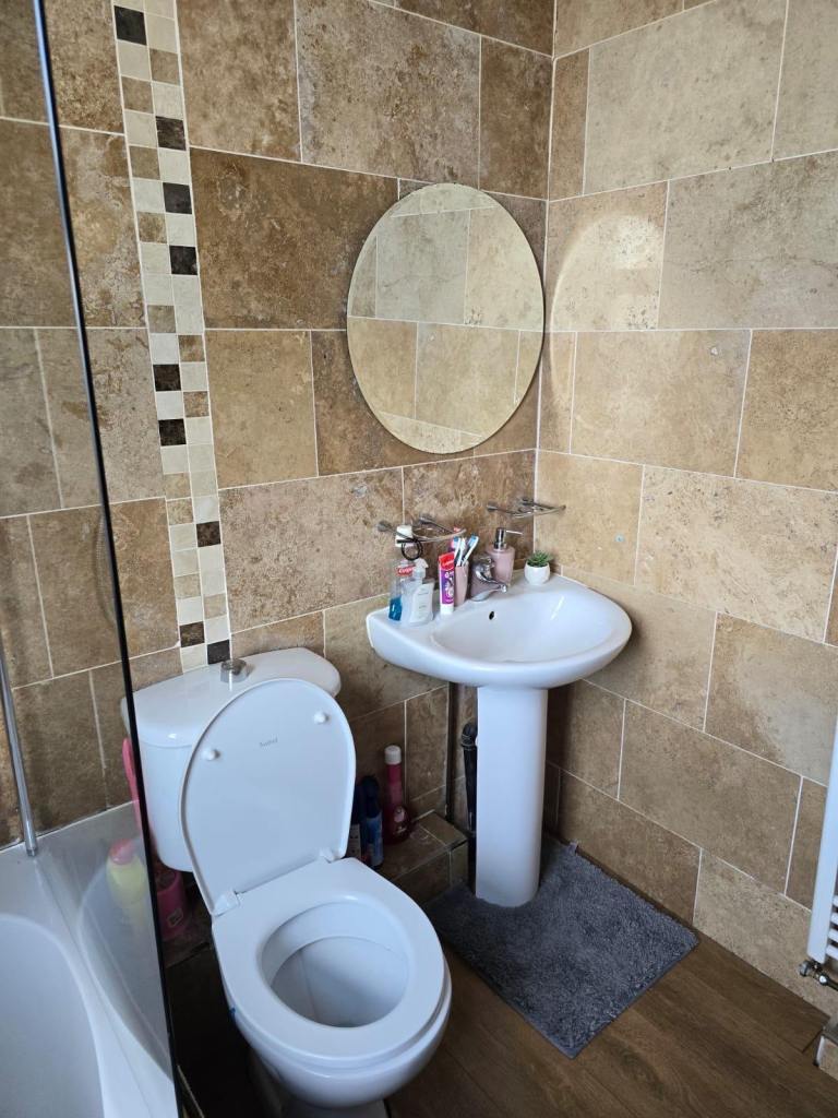 2 Room Flat Close to city centre 