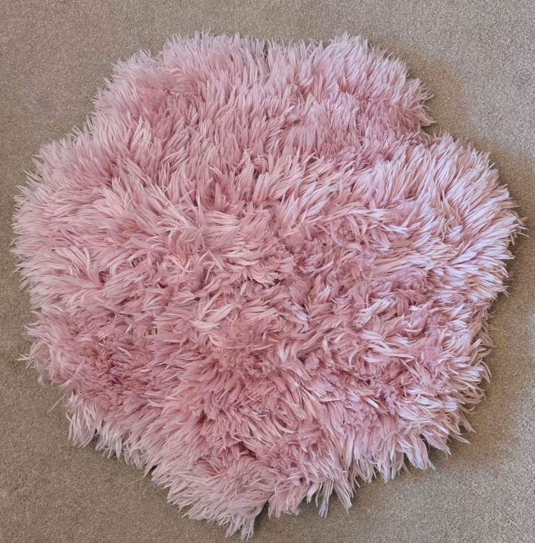 Rug Pink Dipsy Shaped - New