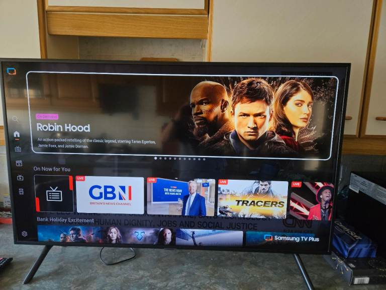 50" Samsung Smart TV  HDR 4K model UE50RU7100