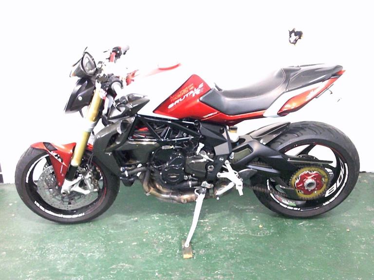 2015 15-reg MV Agusta Brutale Dragster 800 RR Finished in red metallic and white