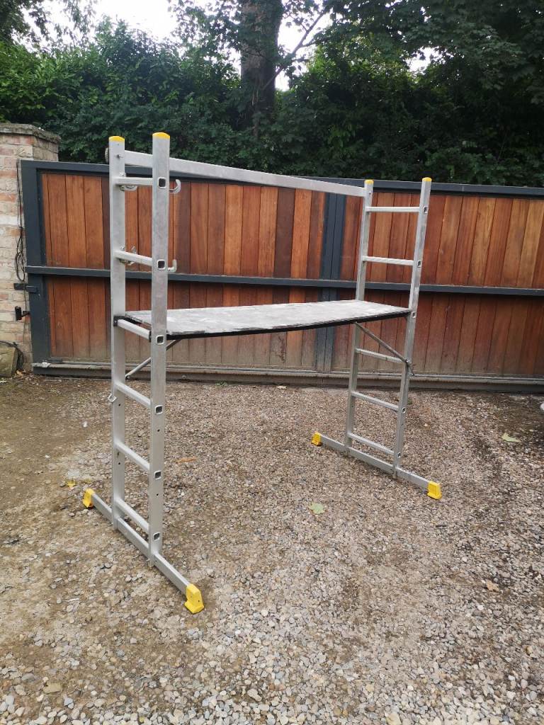 Adjustable height work platform 