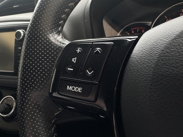 2016 Toyota Yaris Dual VVT-i Design Hatchback Petrol Manual